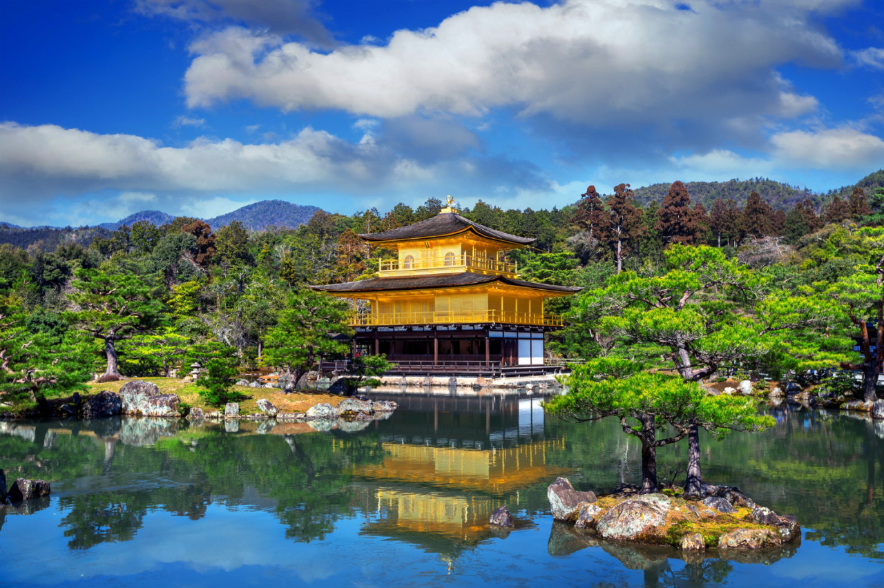 golden pavilion kinkakuji temple kyoto japan 2