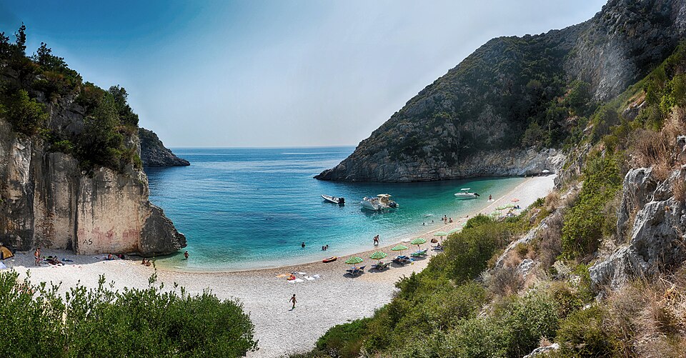 grama bay albania