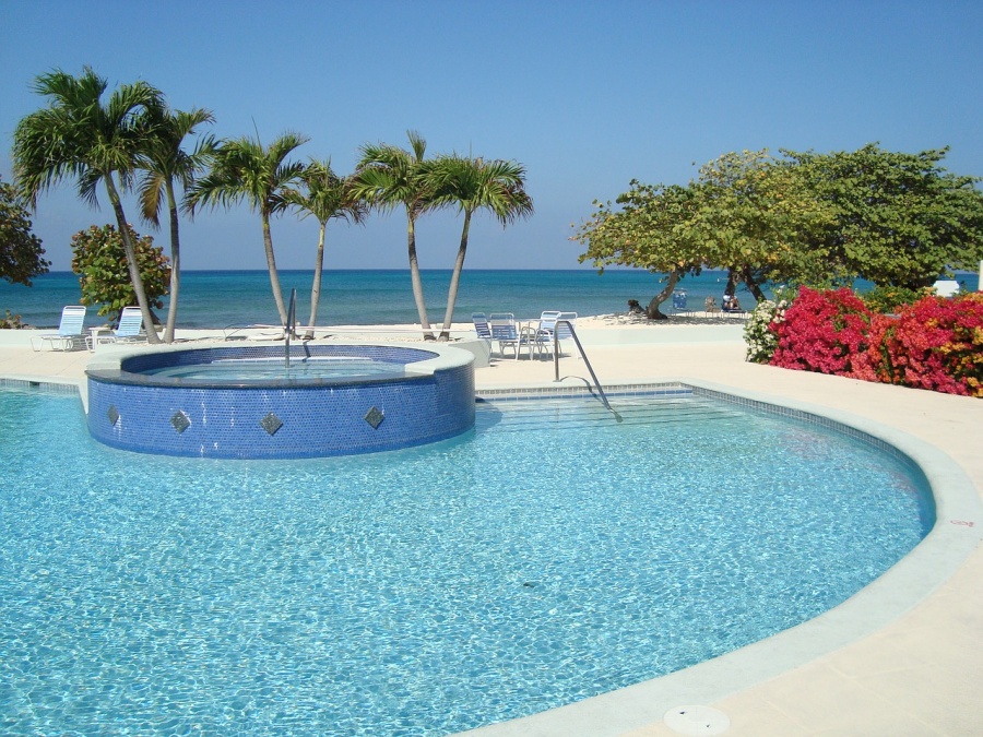grand cayman piscina estate acqua