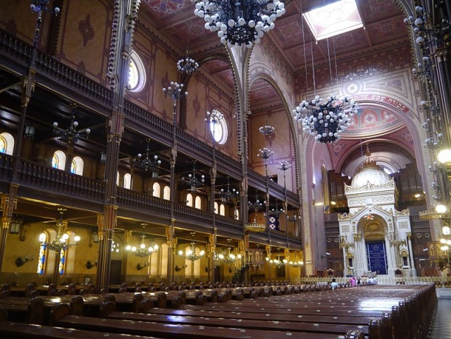 interno grande sinagoga di budapest