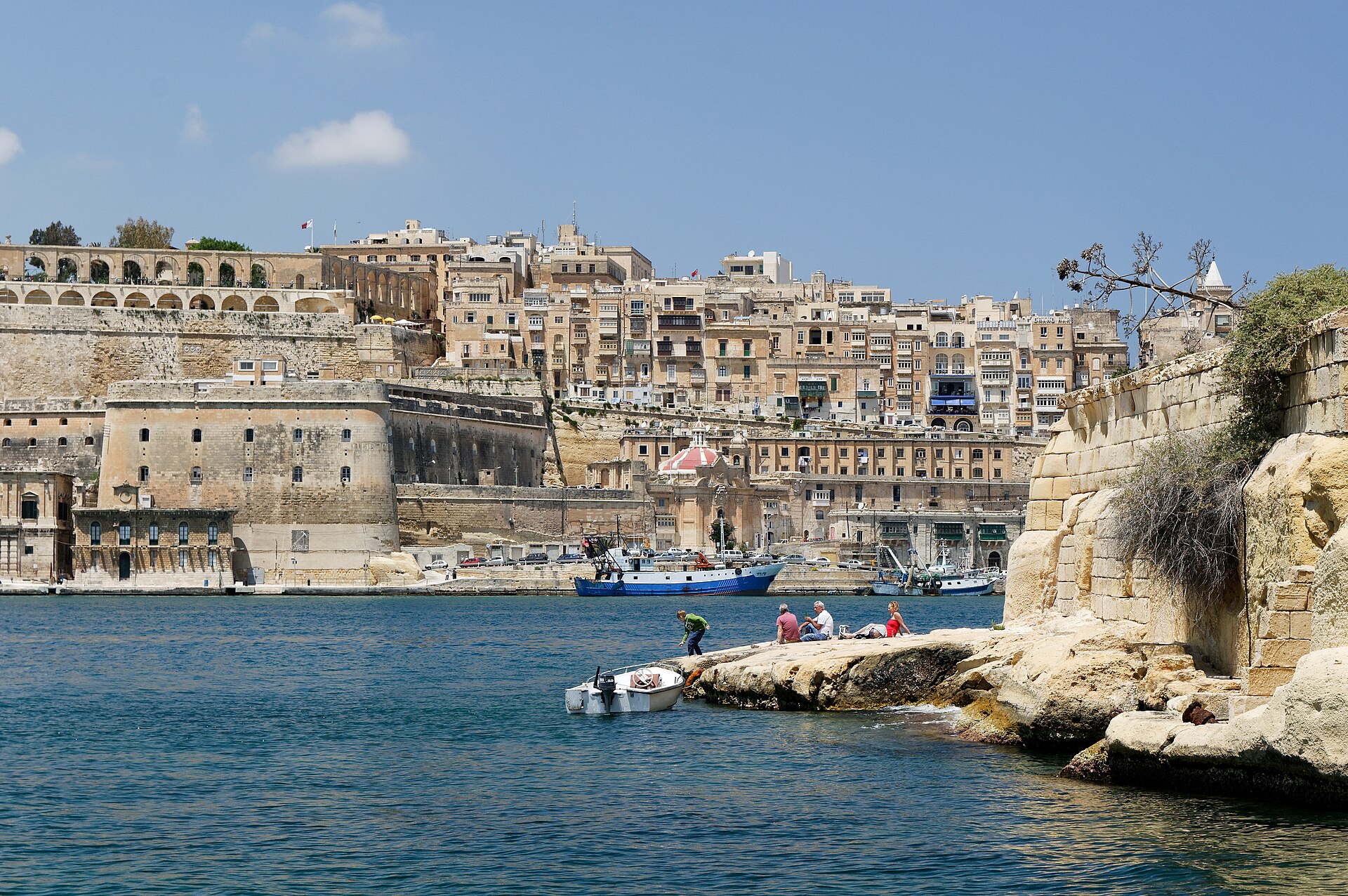 Veduta del lungomare e delle fortificazioni di Vittoriosa
