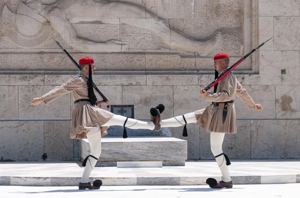 grecia atene parlamento guardia 1