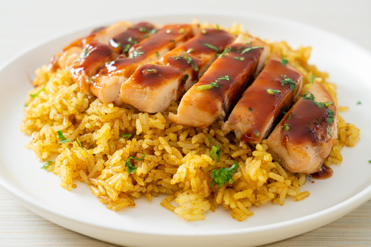 grilled sweet chilli chicken with curry rice plate