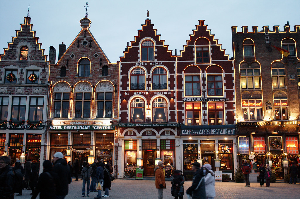 grote markt restaurants by night bruges