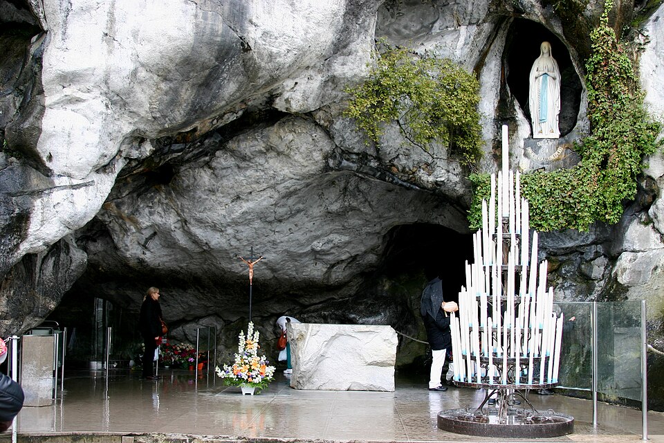 grotto of lourdes lourdes
