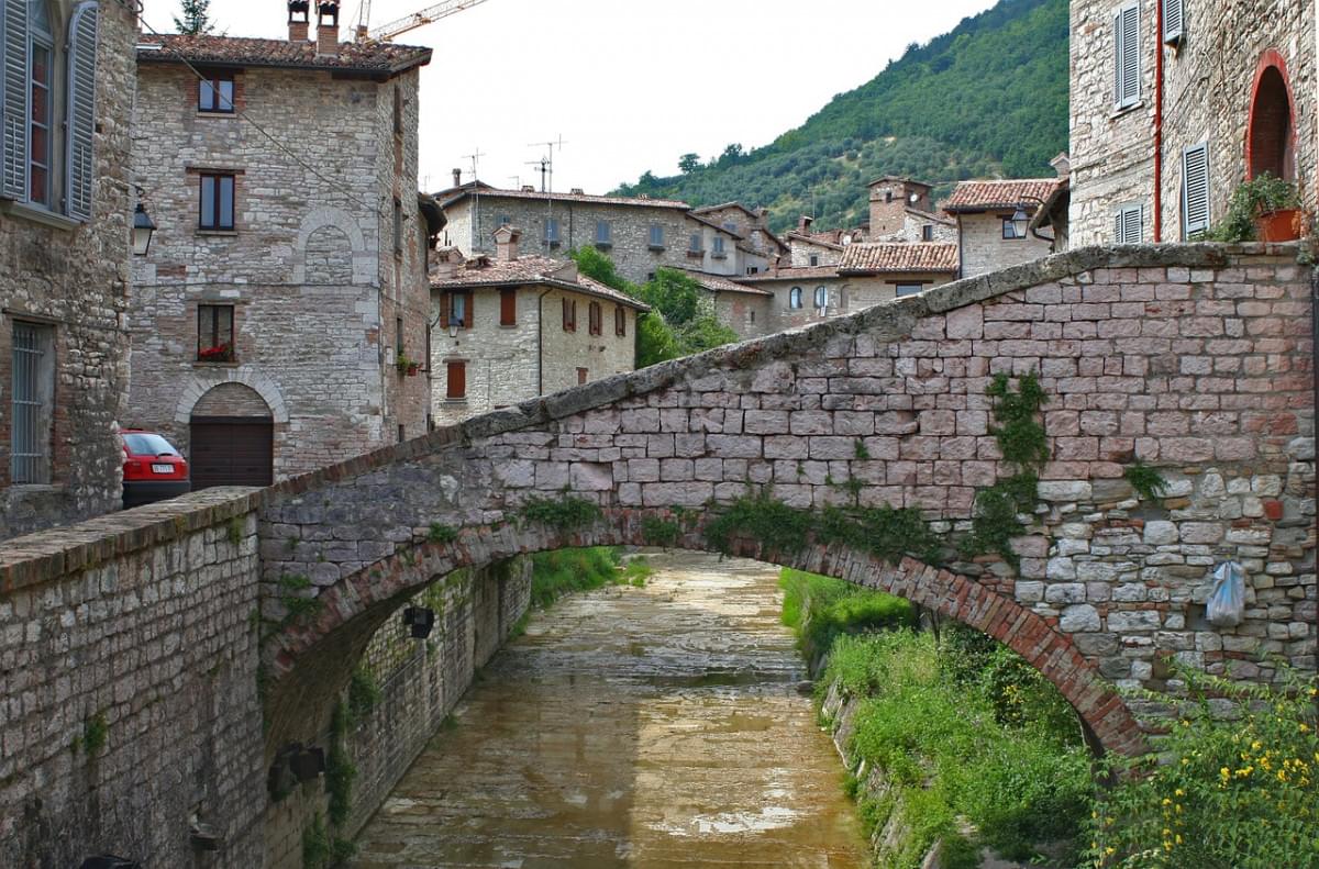 gubbio italia umbria architettura 2 1