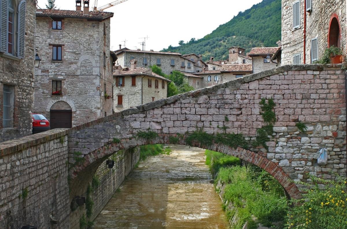 gubbio italia umbria architettura