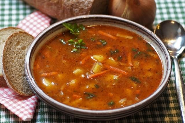 gulasch suppe