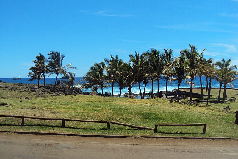 hanga roa easter island valparaiso