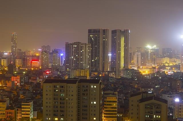 skyline di hanoi di sera