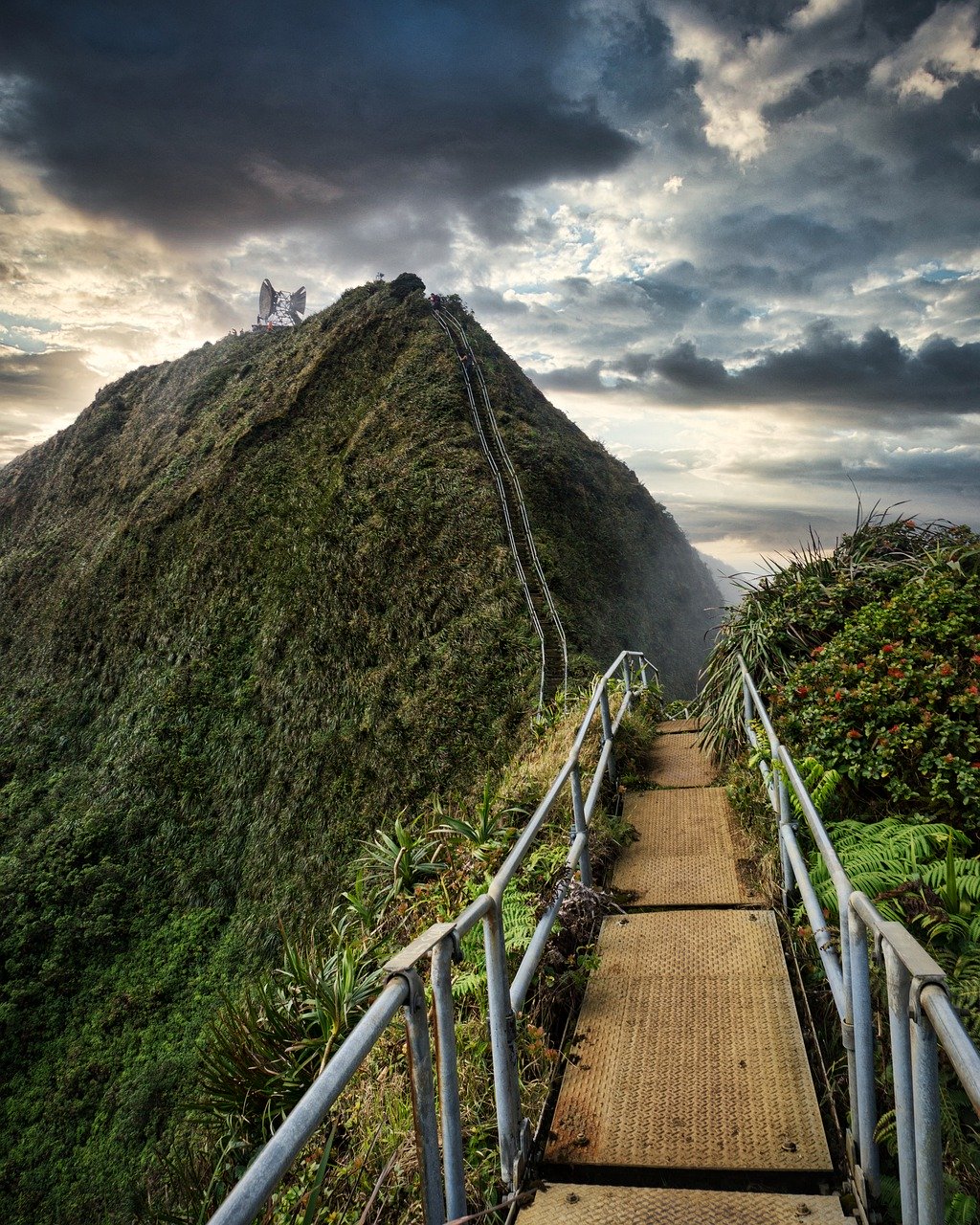 hawaii montagna nuvoloso escursione