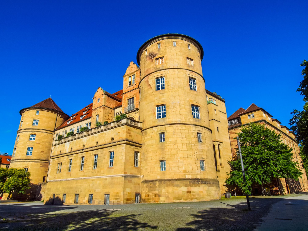 hdr altes schloss old castle stuttgart