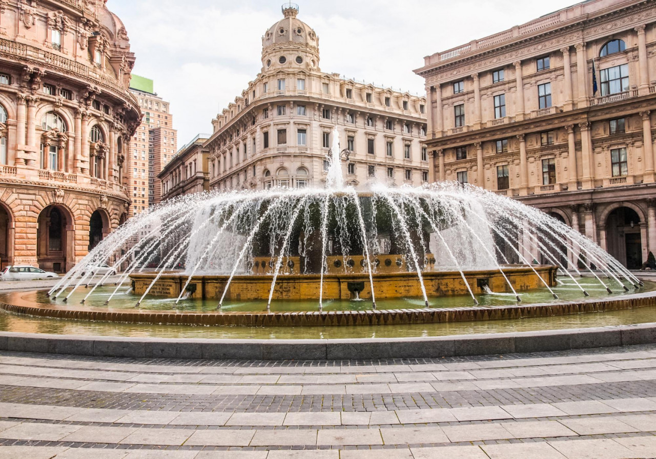 hdr piazza de ferrari genoa