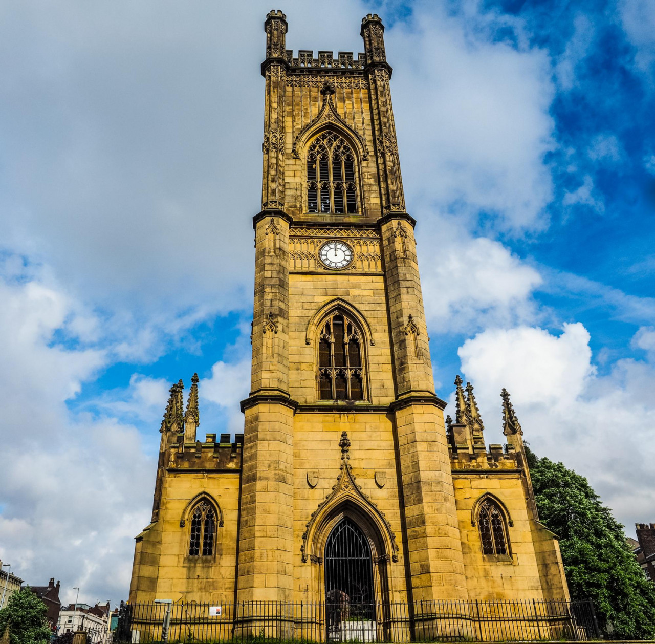 hdr st luke church liverpool