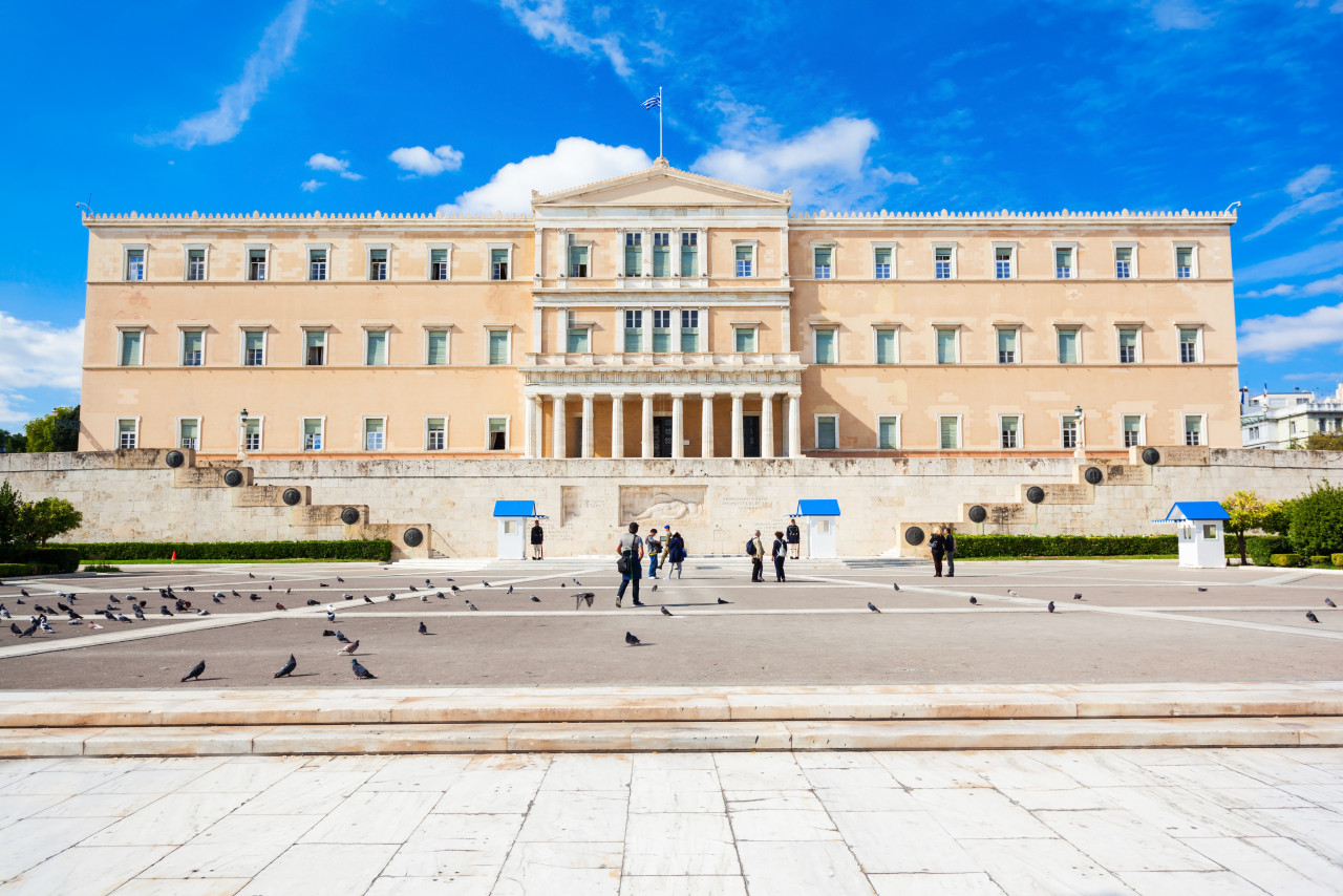 hellenic parliament building syntagma square athens greece