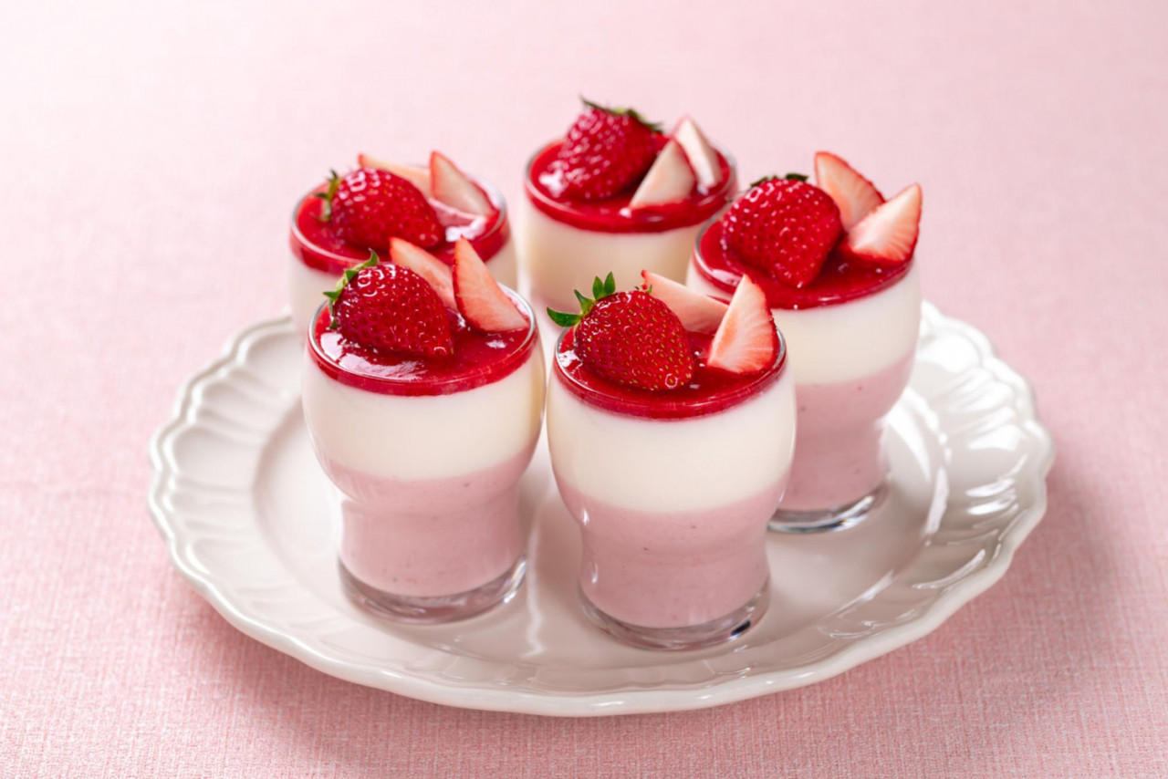 homemade strawberry mousse dessert