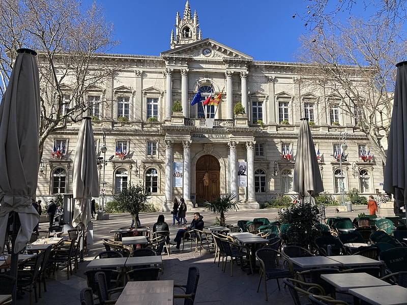 hotel de ville place de l horloge avignone