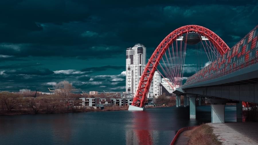il pittoresco ponte rosso