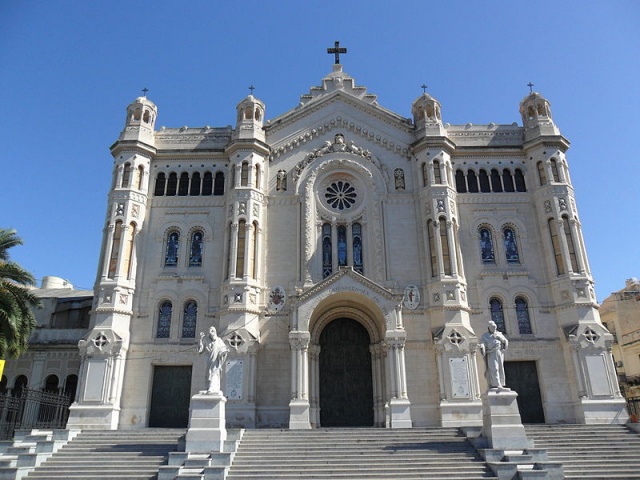 il prospetto principale del duomo