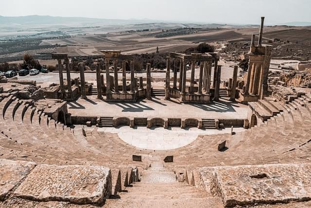 il teatro di dougga resti romani