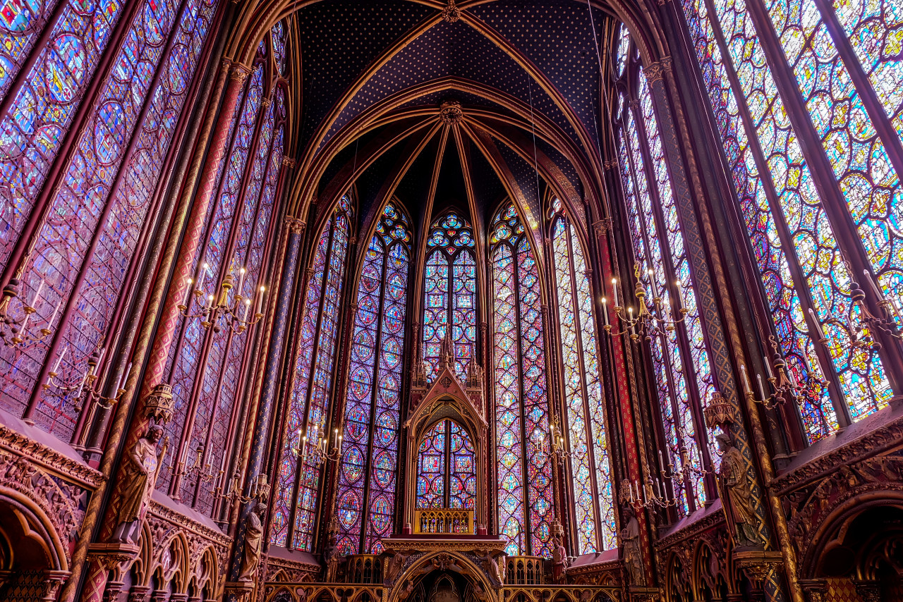 inside sainte chapelle paris september 2017