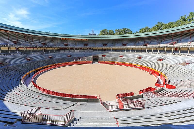 interior plaza de toros de pamplona