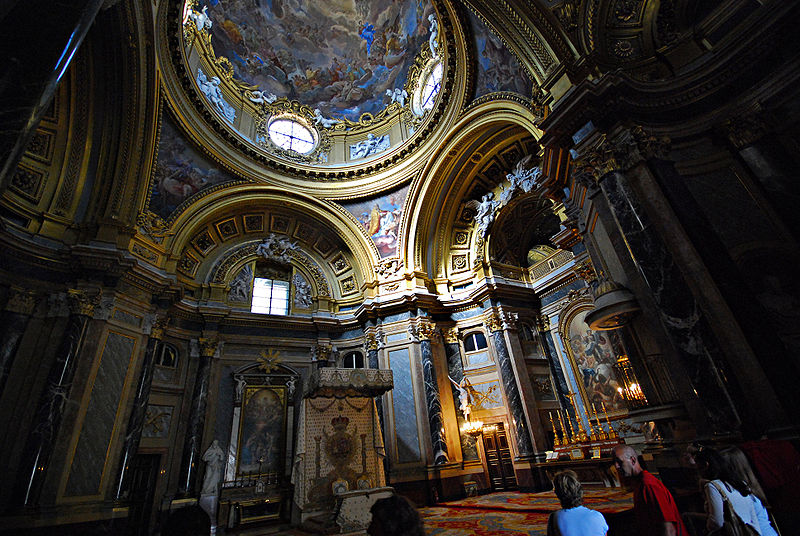 interno palazzo reale madrid