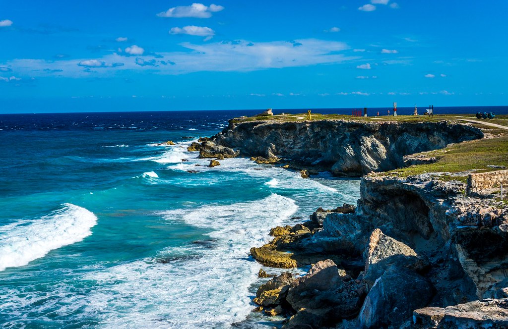 isla mujeres sea cliffs
