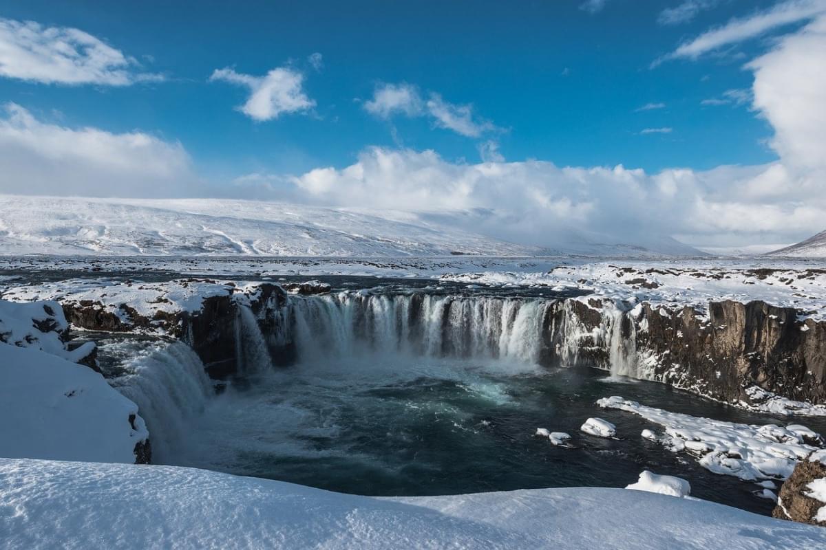 islanda godafoss cascata paesaggio