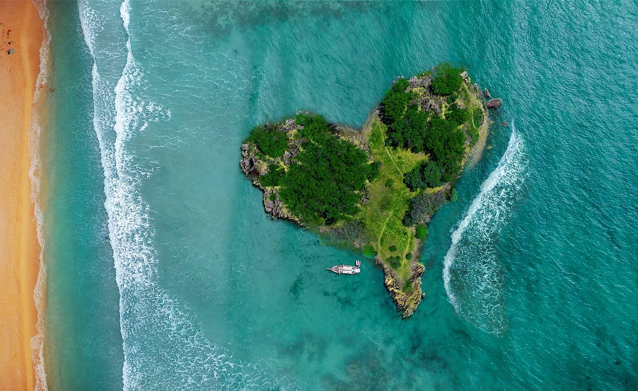 isola a forma di cuore in Brasile