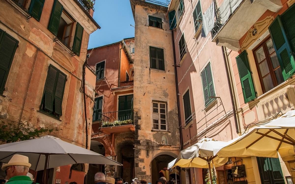 italia cinque terre monterosso lane