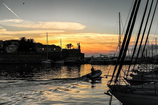 italia sardegna alghero porto sera