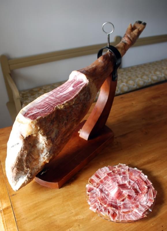 jamon serrano iberico salamanca spagna