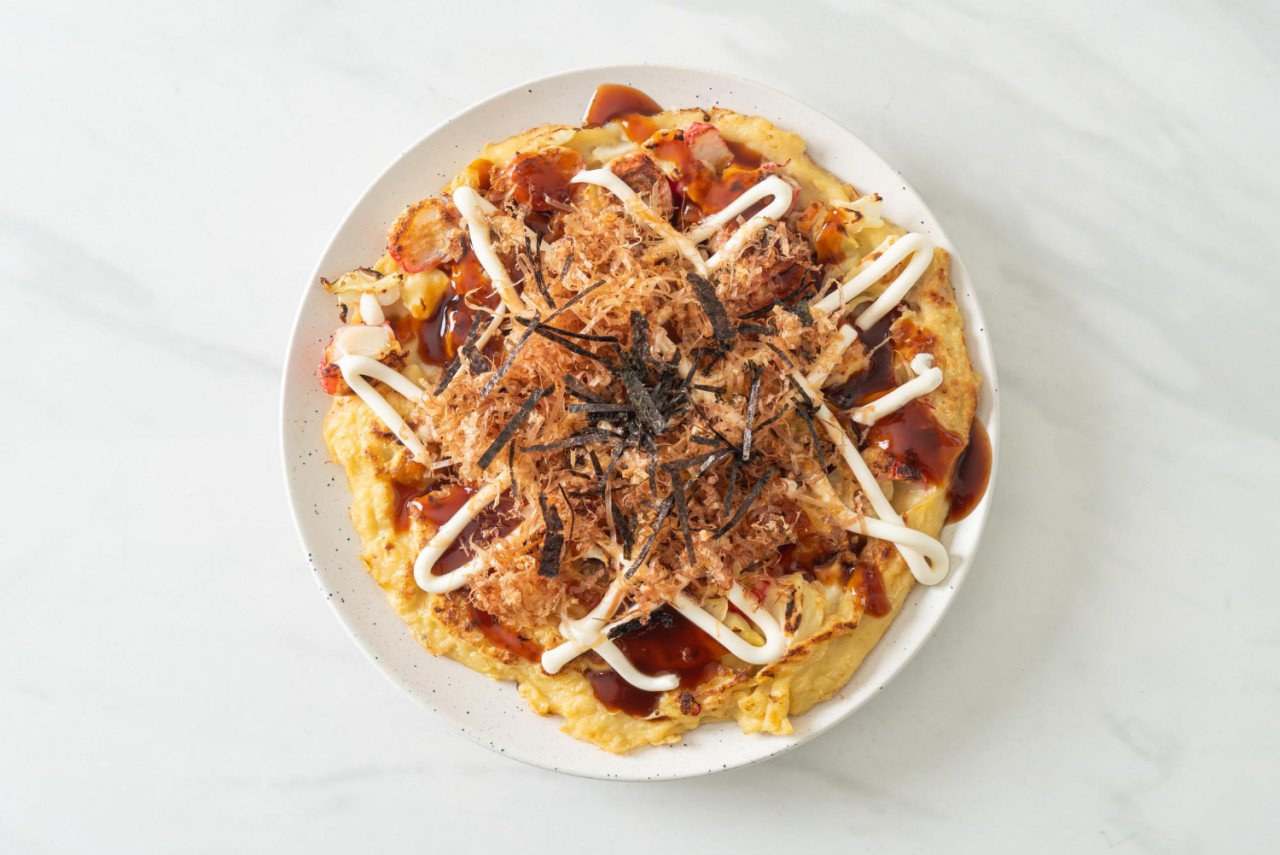 japanese traditional pizza that called okonomiyaki japanese food style 1