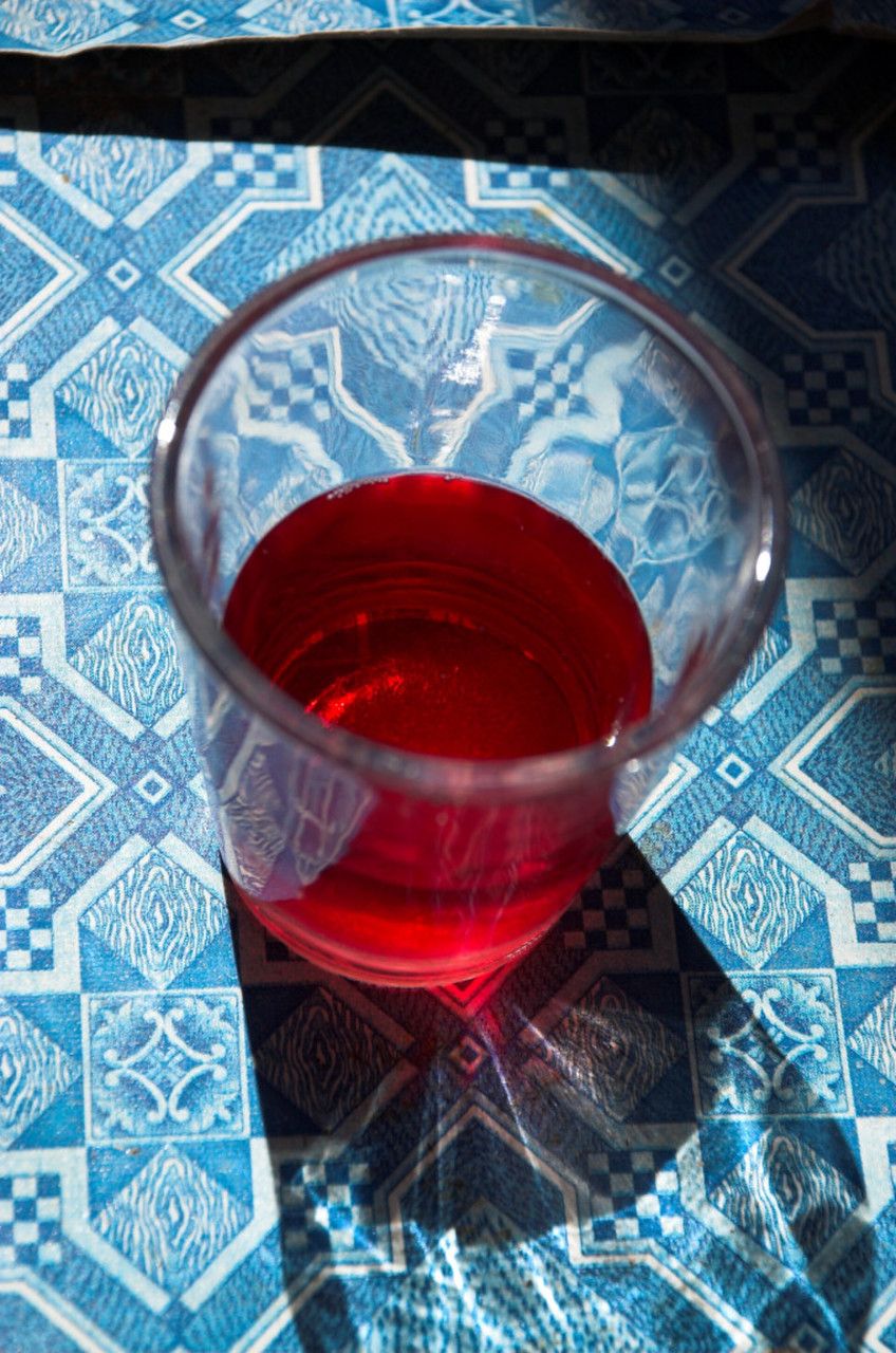 Infuso di Karkadè rosso ottenuto da fiori di ibisco