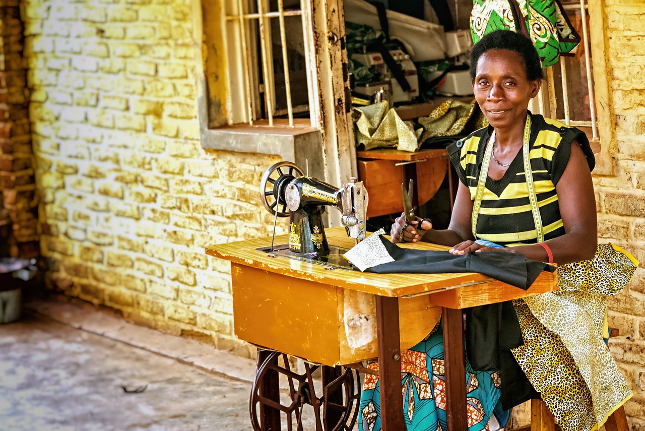 kigali ruanda africa donna lavoro 1