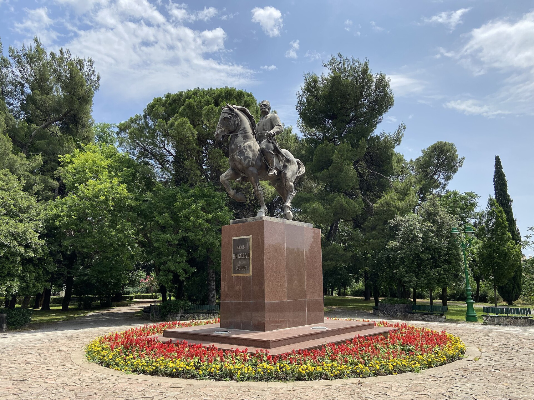 kingnicholasimonument2
