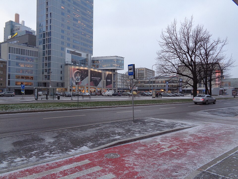 kivisilla bus stop in kesklinn tallinn 20 december 2021
