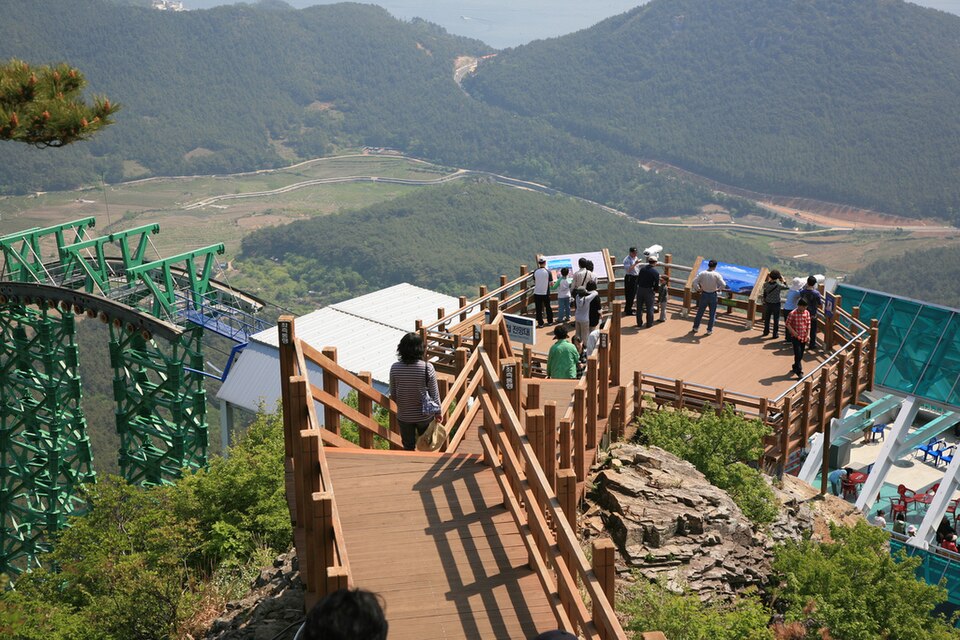 korea tongyeong hallyeo waterway observation deck 01