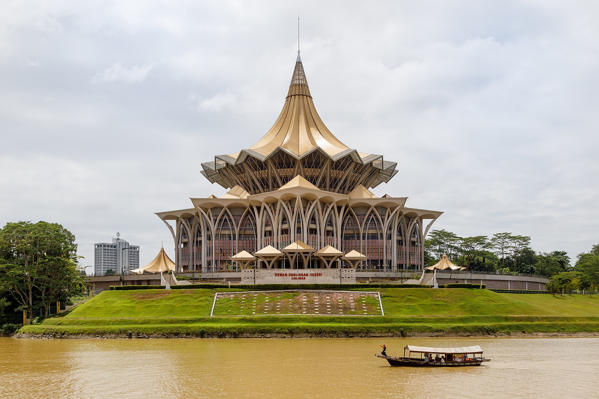 kuching sarawak dewan undangan negeri sarawak 01