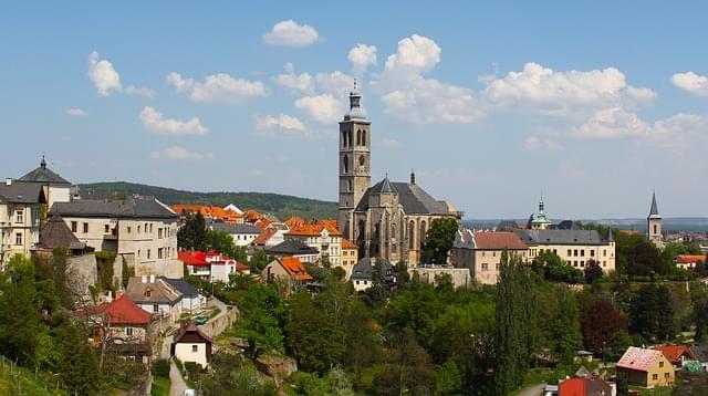 vista su kutna hora e la sua cattedrale