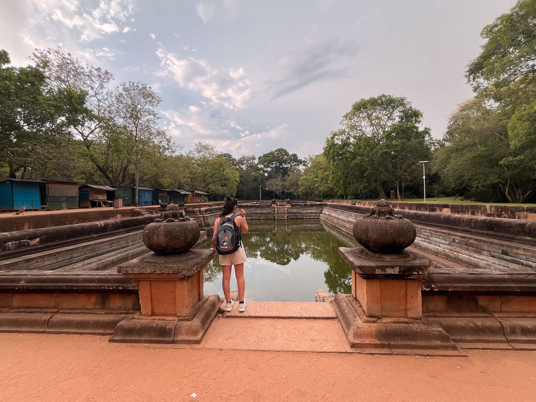kuttam pokuna piscine gemelle anurhadaphura risultato