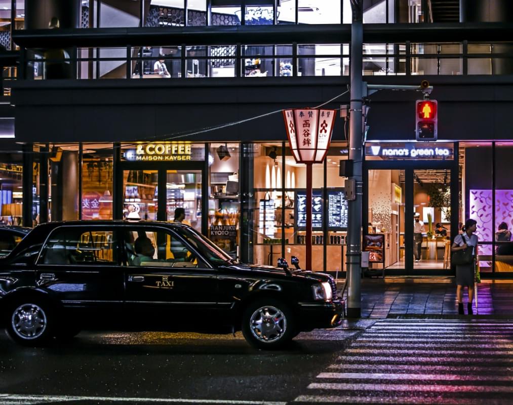 kyoto giappone notte taxi