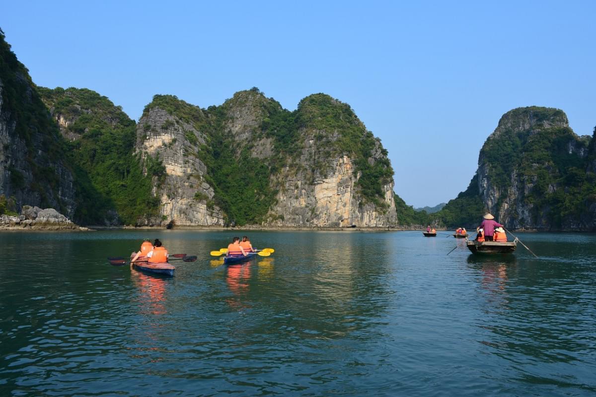 la baia di halong vietnam viaggio