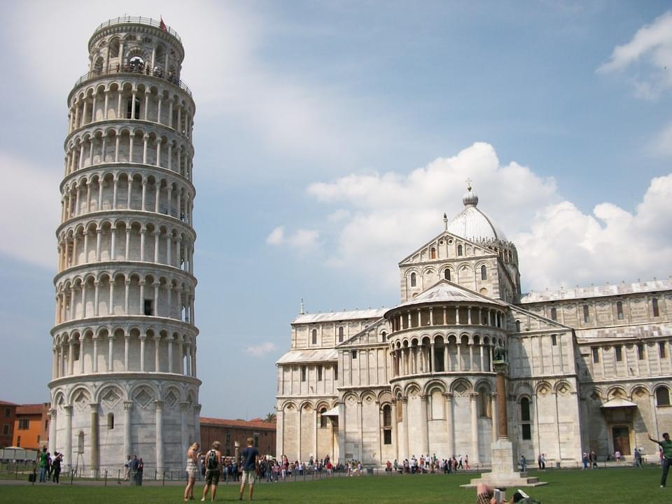 la celeberrima torre di pisa