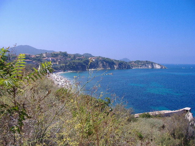 la spiaggia delle ghiaie vista dall alto