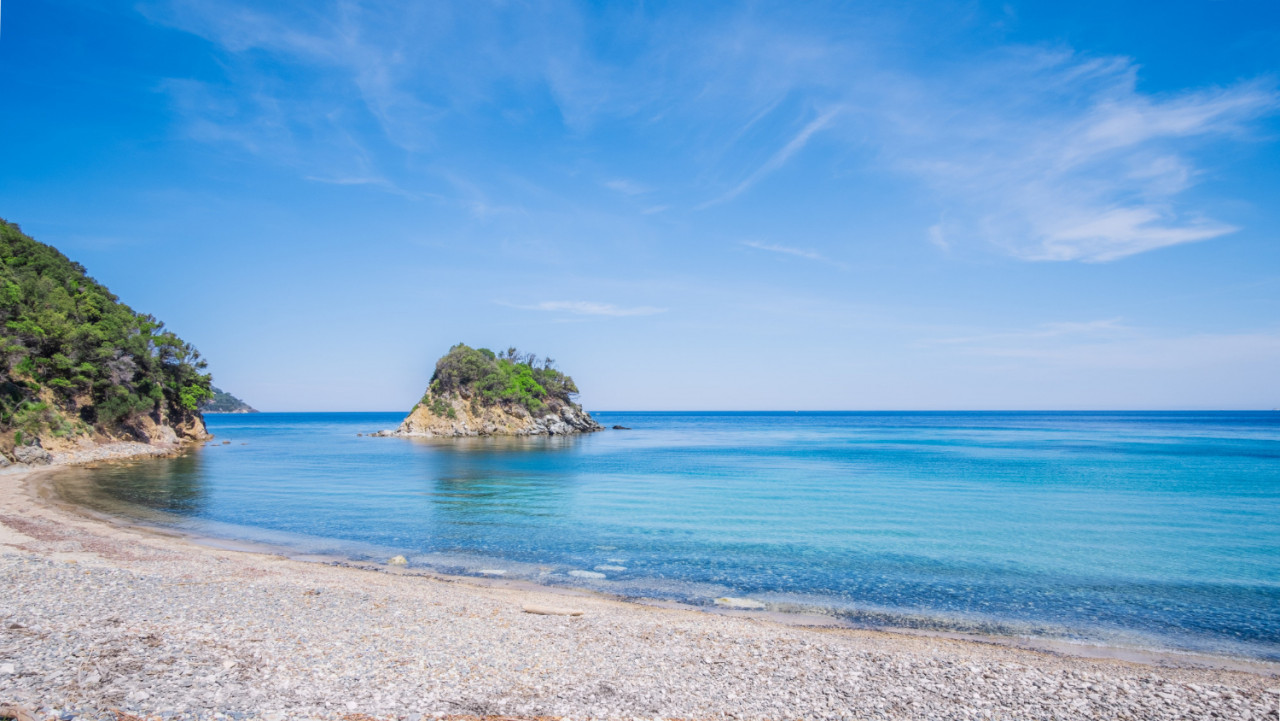 la spiaggia di paolina all isola d elba in italia