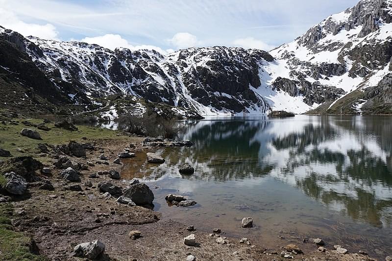 lago del valle parque natural de somiedo asturias