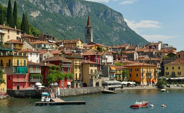 lago di como varenna