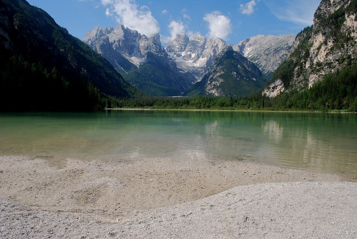 lago landro braies - foto di roman klementschitz